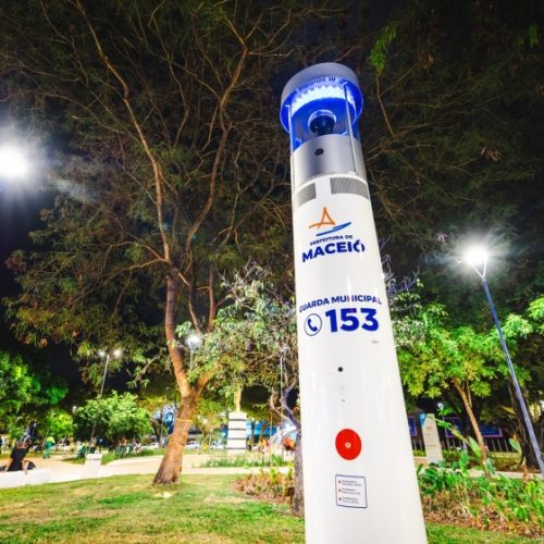 Totens de segurança instalados em Maceió reforçam monitoramento em tempo real