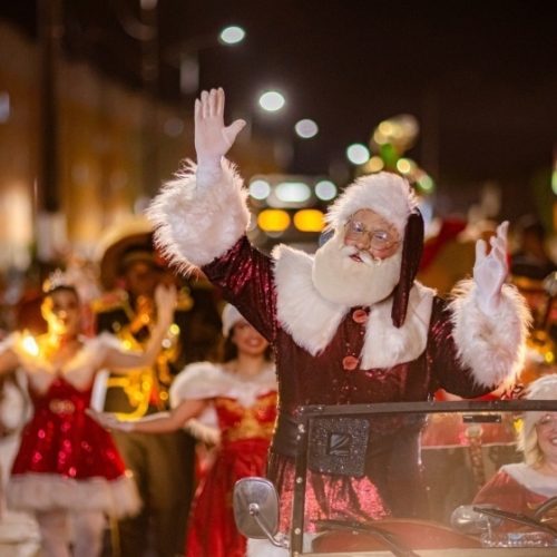 Desfile Natal de Todos Nós acontece nesta segunda (22) em Jaraguá
