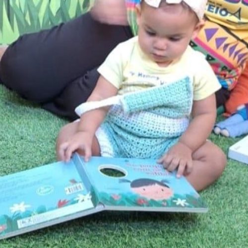 Projeto piloto de leitura para bebês amplia política literária da Educação de Maceió